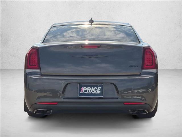 Used 2021 Chrysler 300 Touring L RWD image 6