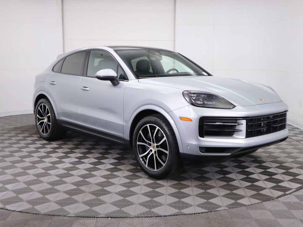 Used 2024 Porsche Cayenne Coupe AWD/4WD image 3