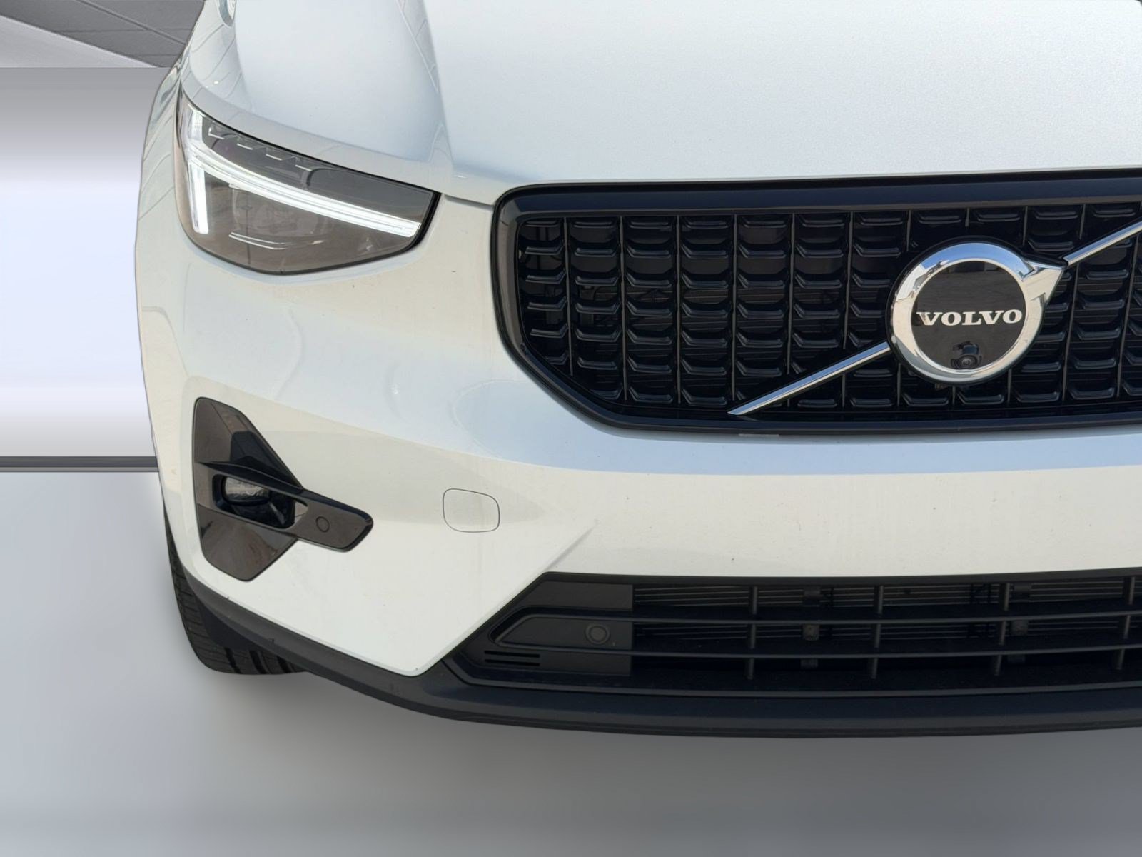 Certified 2026 Volvo XC40 B5 Plus w/ Climate Package AWD/4WD image 29
