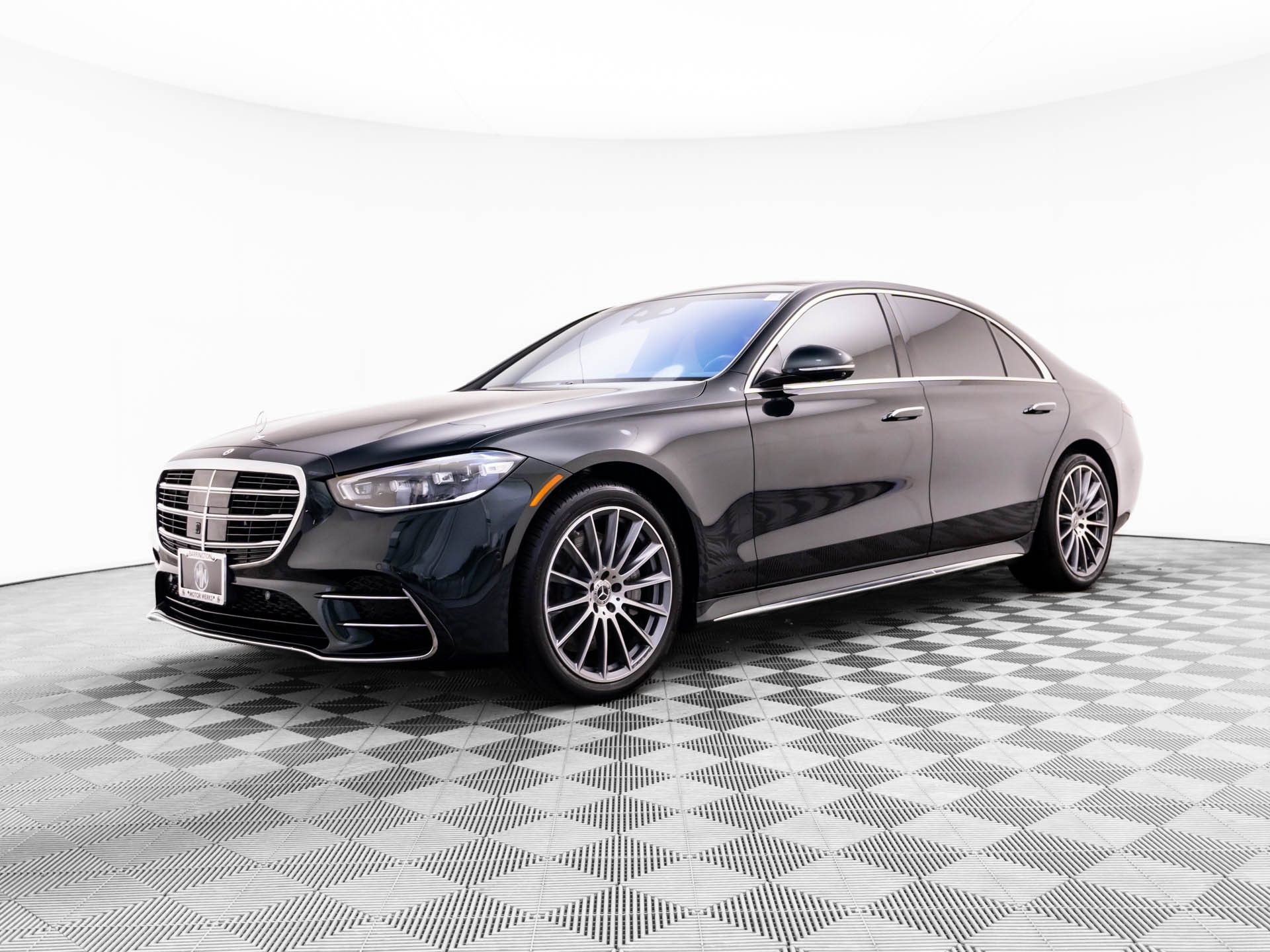 Used 2025 Mercedes-Benz S 580 4MATIC Sedan image 1