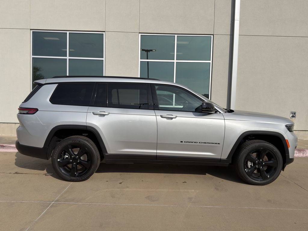 New 2025 Jeep Grand Cherokee L Altitude AWD/4WD image 4