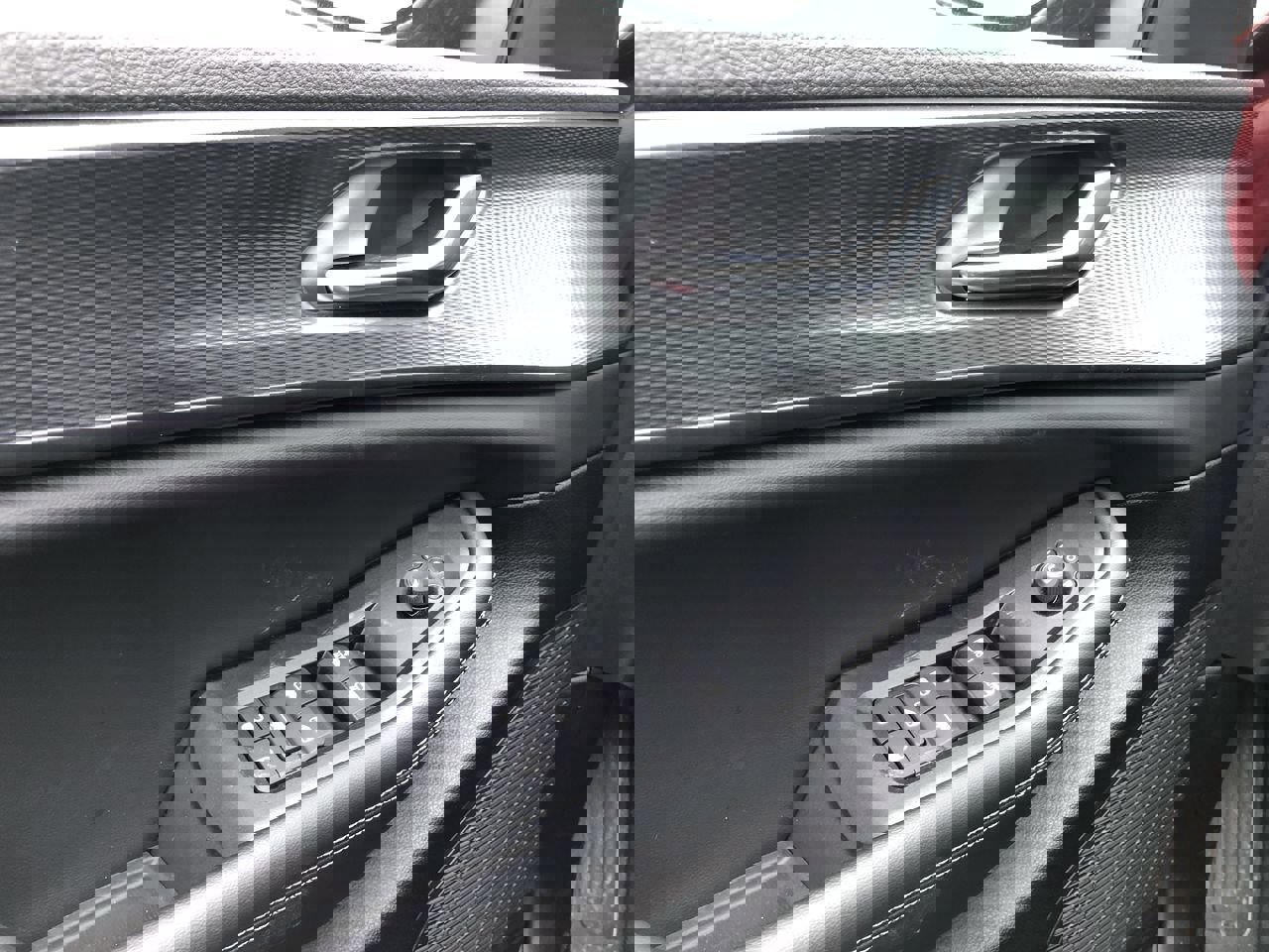 New 2026 Jeep Grand Cherokee Laredo image 13