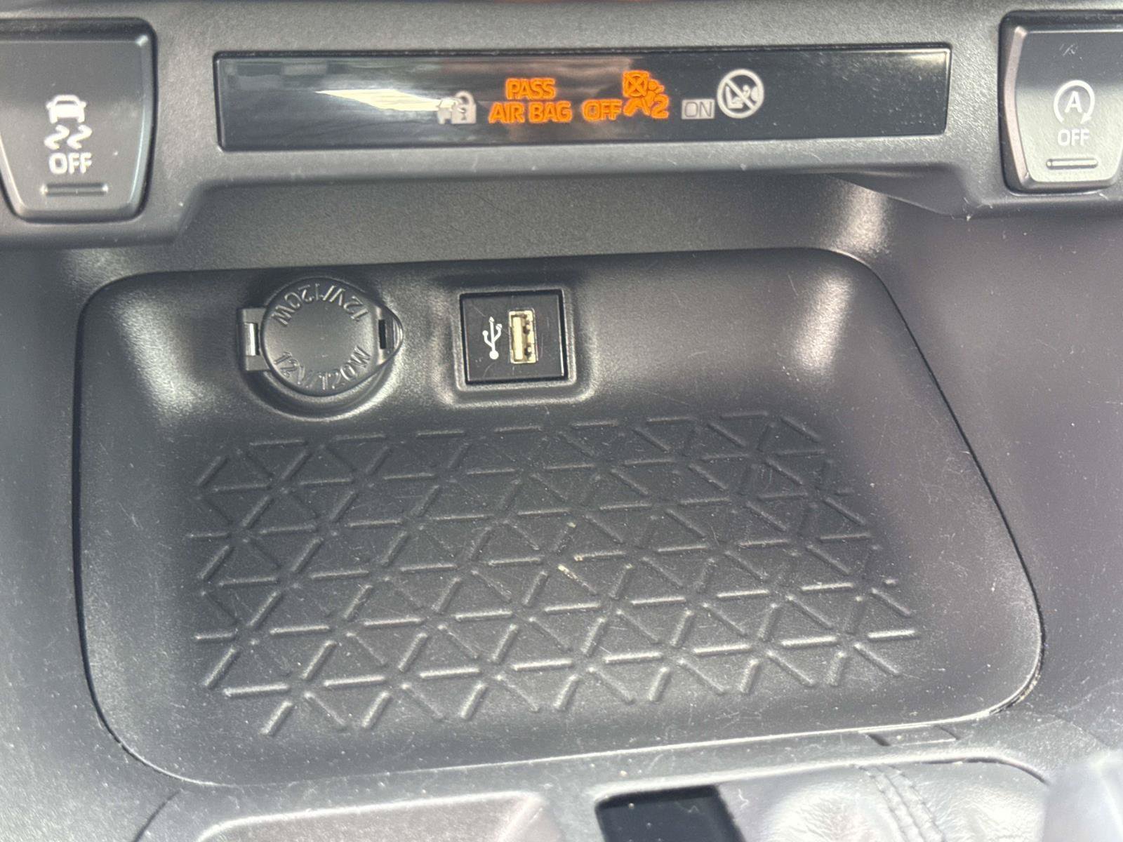 Used 2024 Toyota RAV4 XLE FWD image 26