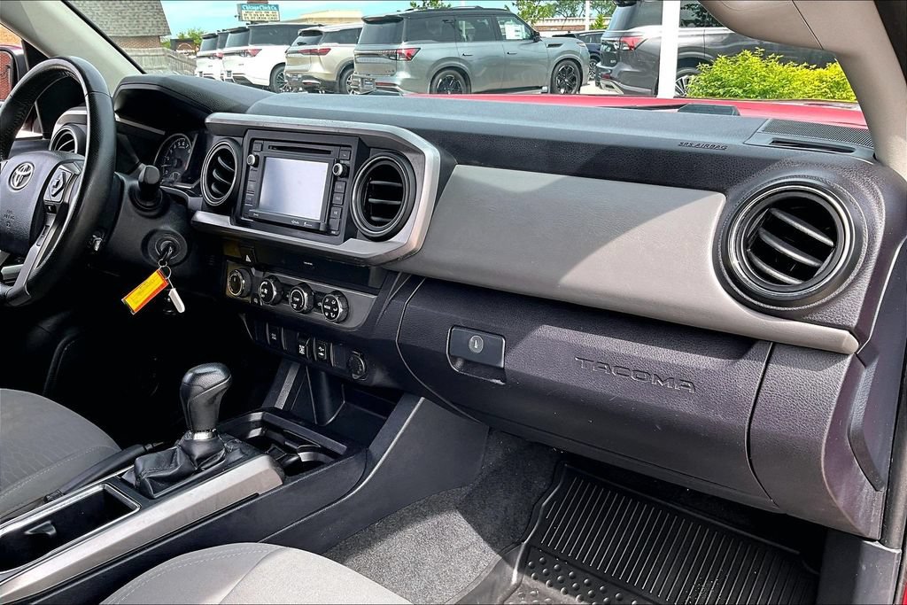 Used 2019 Toyota Tacoma SR5 AWD/4WD image 23