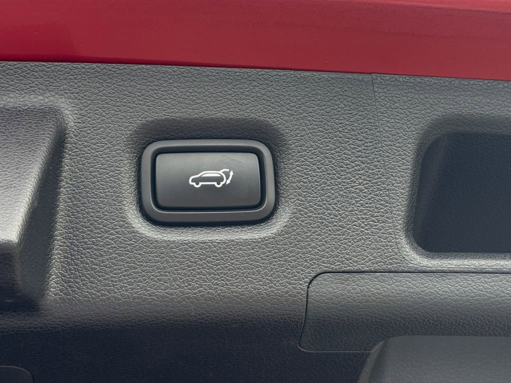 Used 2023 Hyundai Santa Fe SEL w/ Premium Package image 11