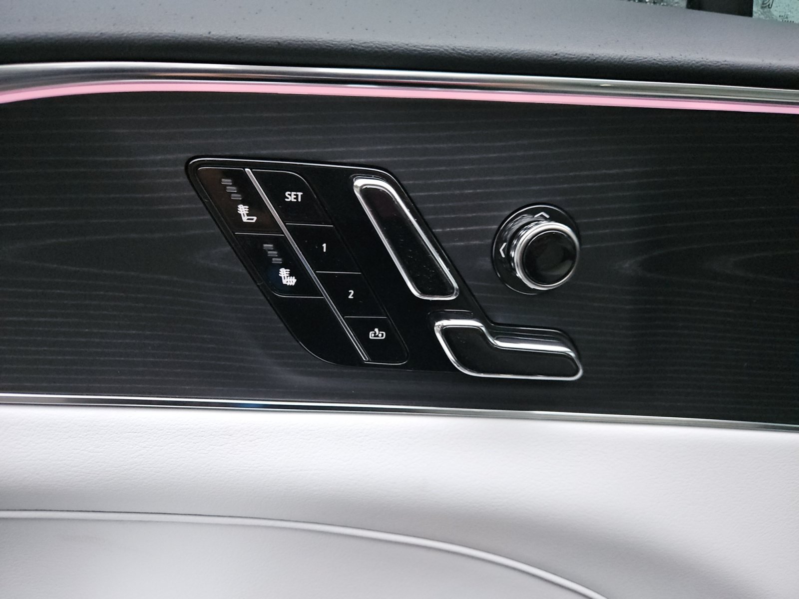 Used 2024 Cadillac Lyriq Luxury w/ LPO, Floor Liner Package AWD/4WD image 16