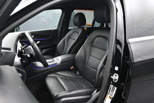 Used 2021 Mercedes-Benz GLC 300 4MATIC w/ Premium Package image 5