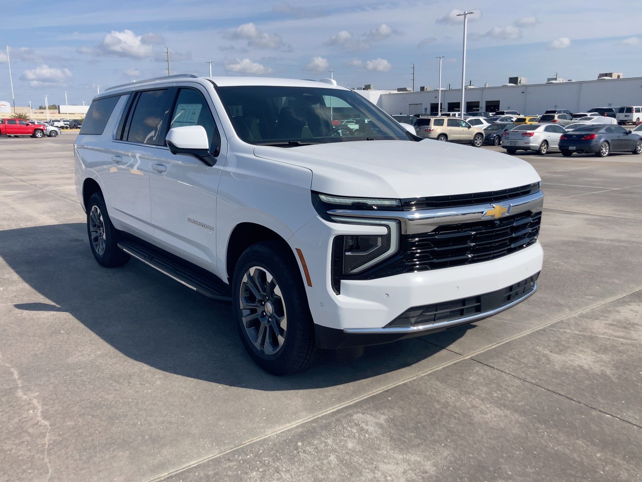 New 2026 Chevrolet Suburban LS image 6