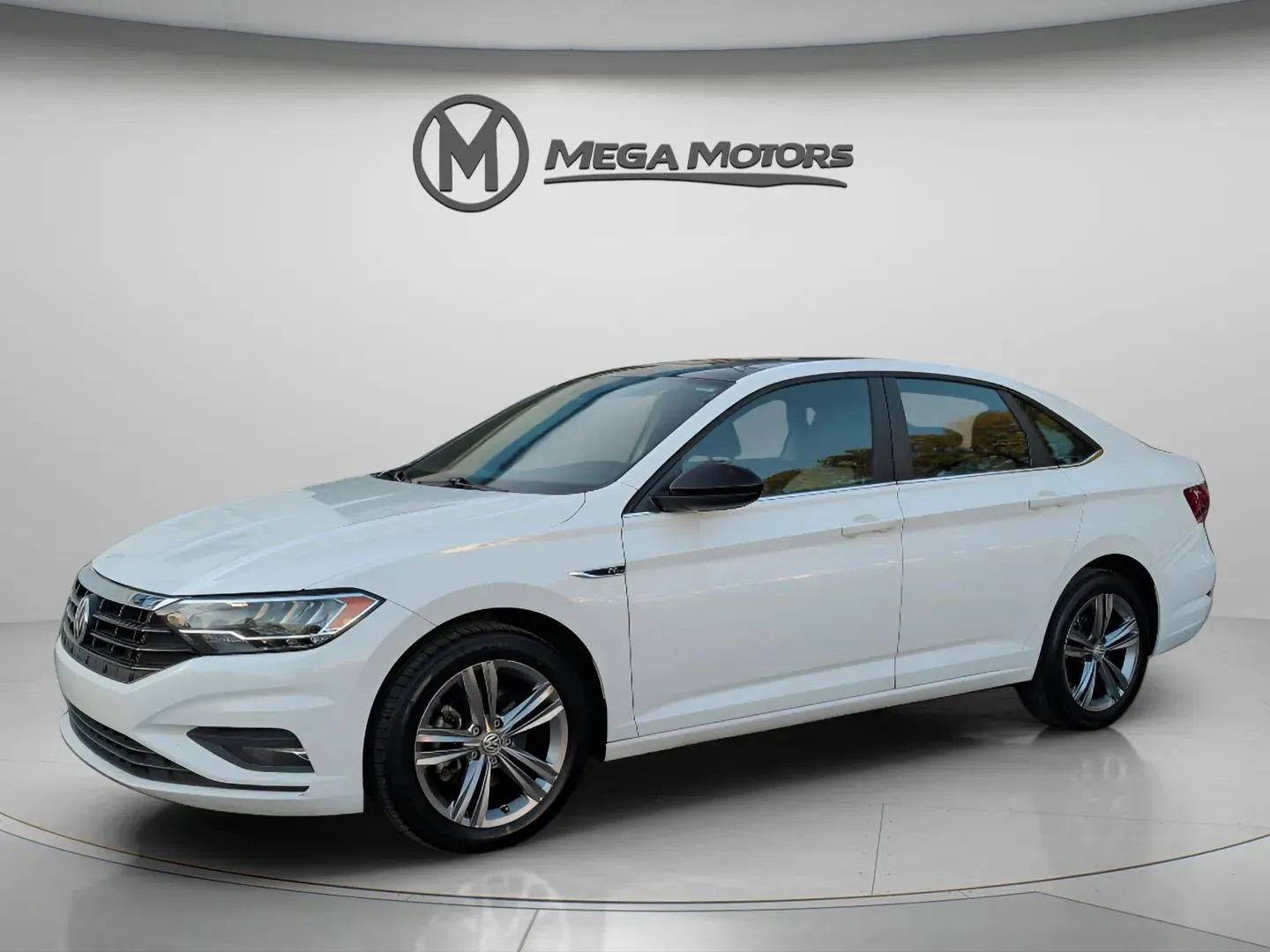 Used 2019 Volkswagen Jetta R-Line FWD image 2