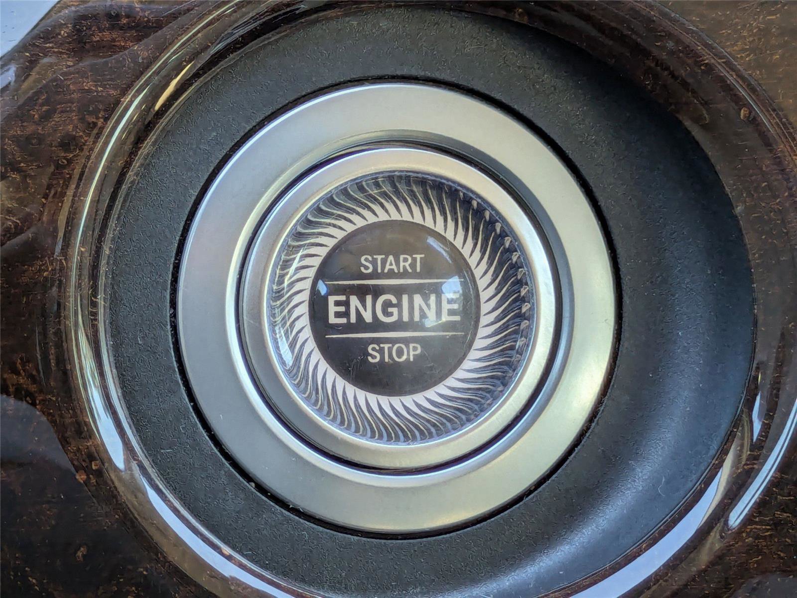 Used 2019 Mercedes-Benz S 560 Sedan image 30