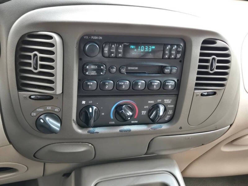 Used 1997 Ford Expedition XLT AWD/4WD image 23