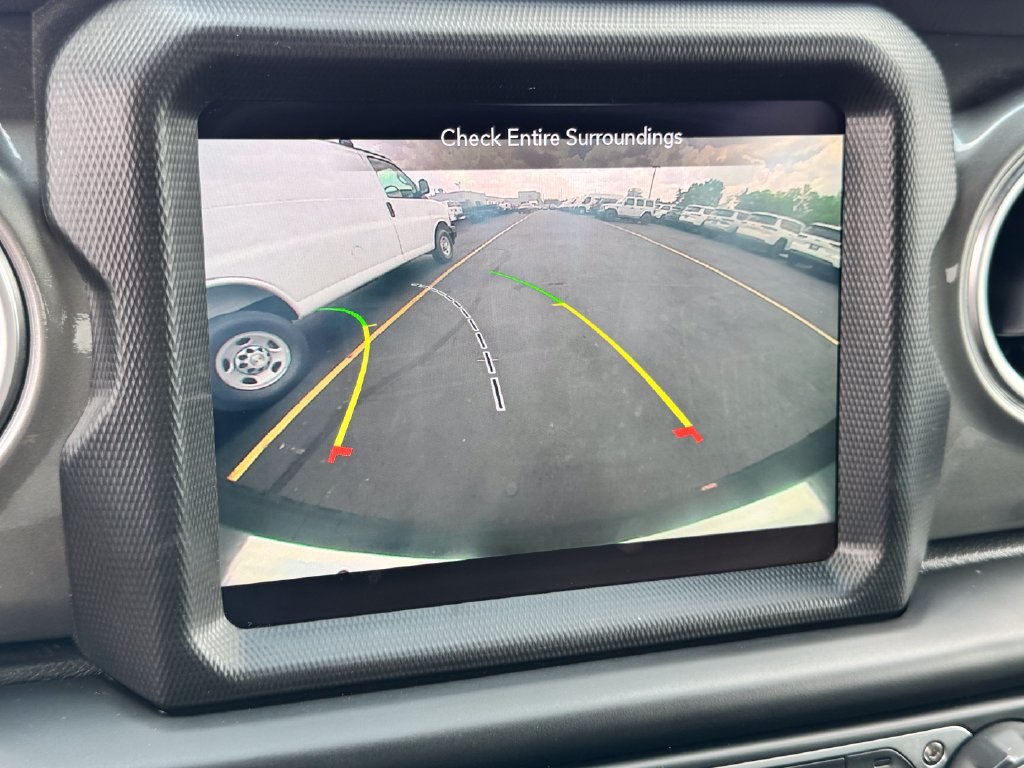 Used 2021 Jeep Wrangler Unlimited Sahara w/ Uconnect 4C Nav & Sound Group AWD/4WD image 33