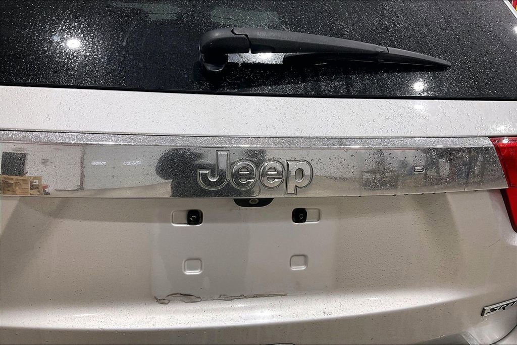 Used 2012 Jeep Grand Cherokee SRT8 w/ Luxury Group II image 8