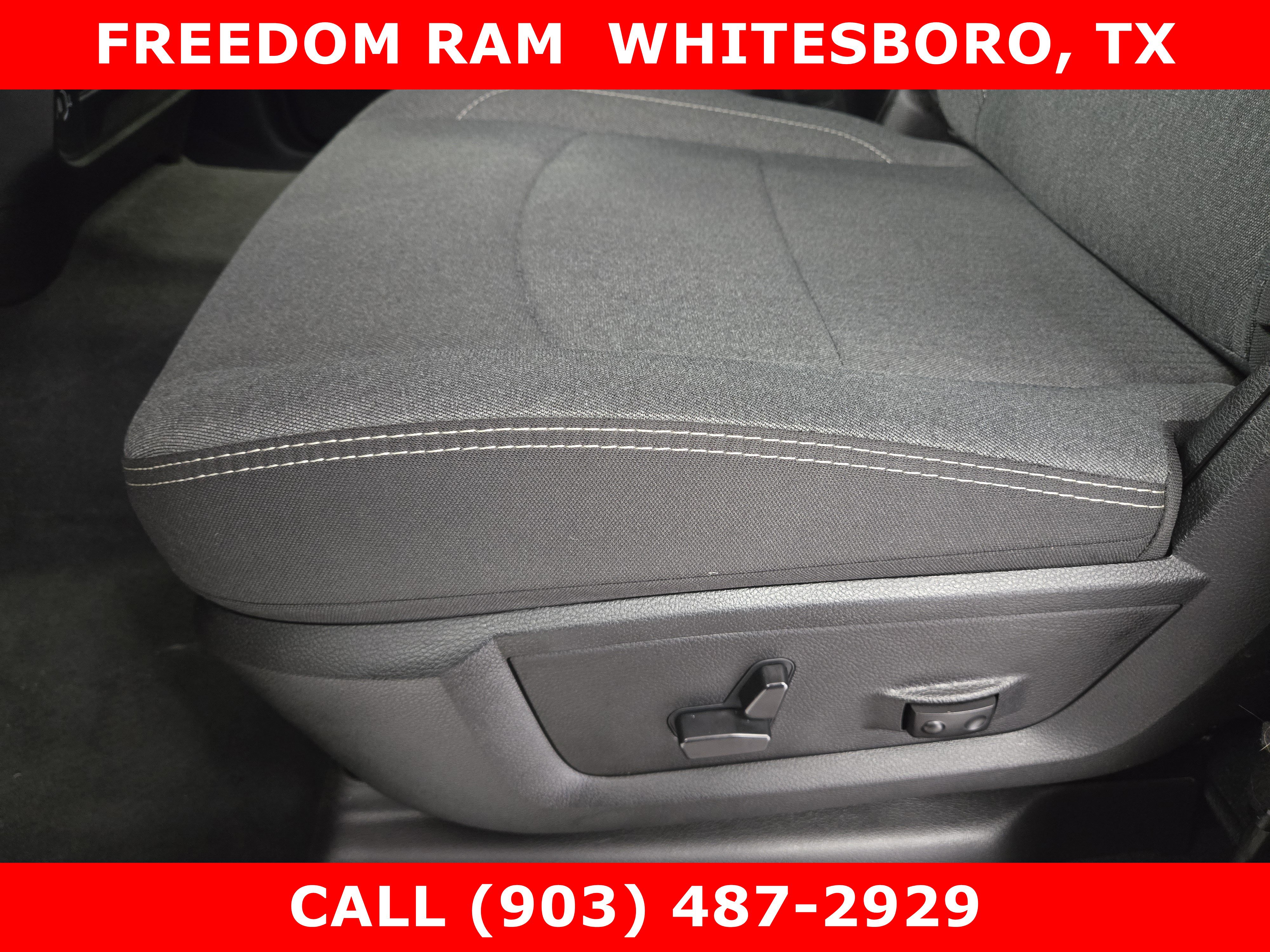 Used 2024 RAM 2500 Big Horn w/ Sport Appearance Package image 18