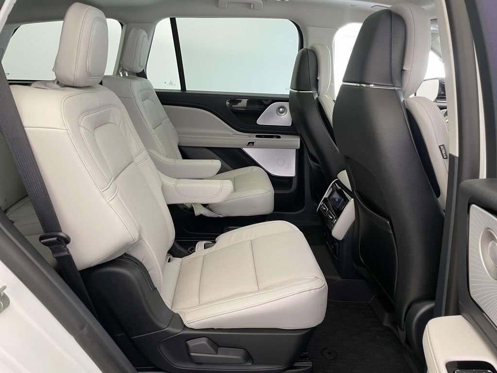 Used 2026 Lincoln Aviator Reserve image 22