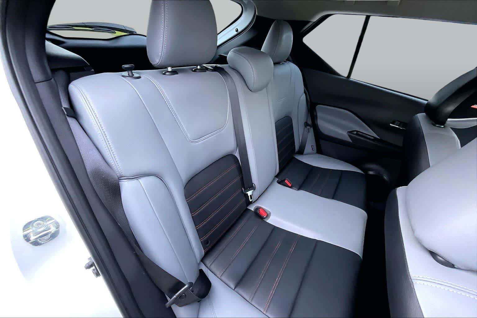 Used 2024 Nissan Kicks SR w/ SR Premium Package FWD image 19