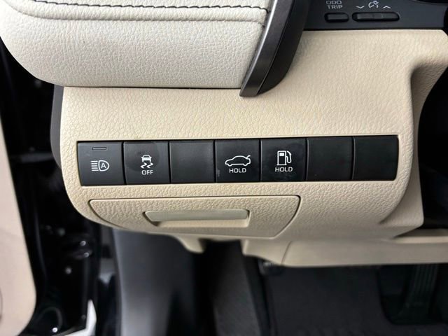 Used 2022 Toyota Camry LE image 25