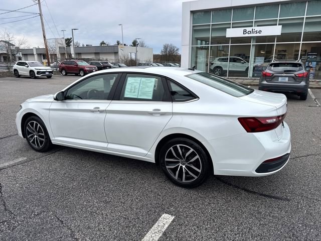 Certified 2025 Volkswagen Jetta SE w/ Sunroof Package image 6