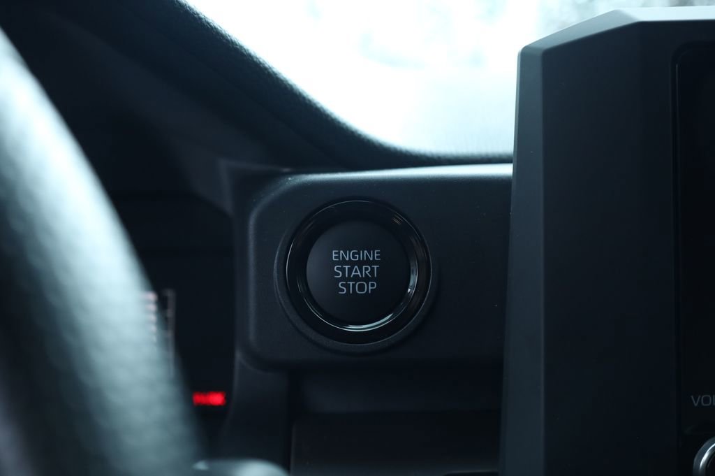 Used 2025 Toyota Tacoma SR5 image 23