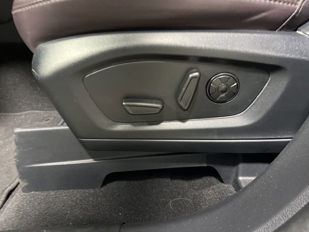 Used 2025 Ford Explorer Platinum w/ LUX Leather Package image 23