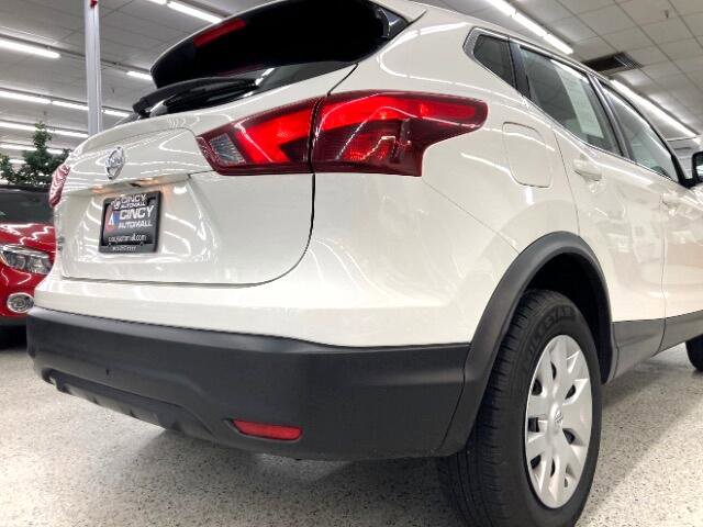 Used 2019 Nissan Rogue Sport S image 37