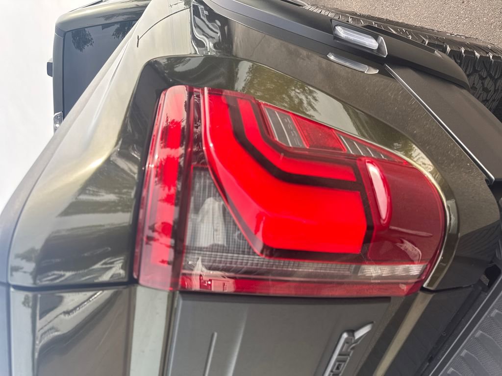 Used 2025 Ford F150 Raptor AWD/4WD image 47