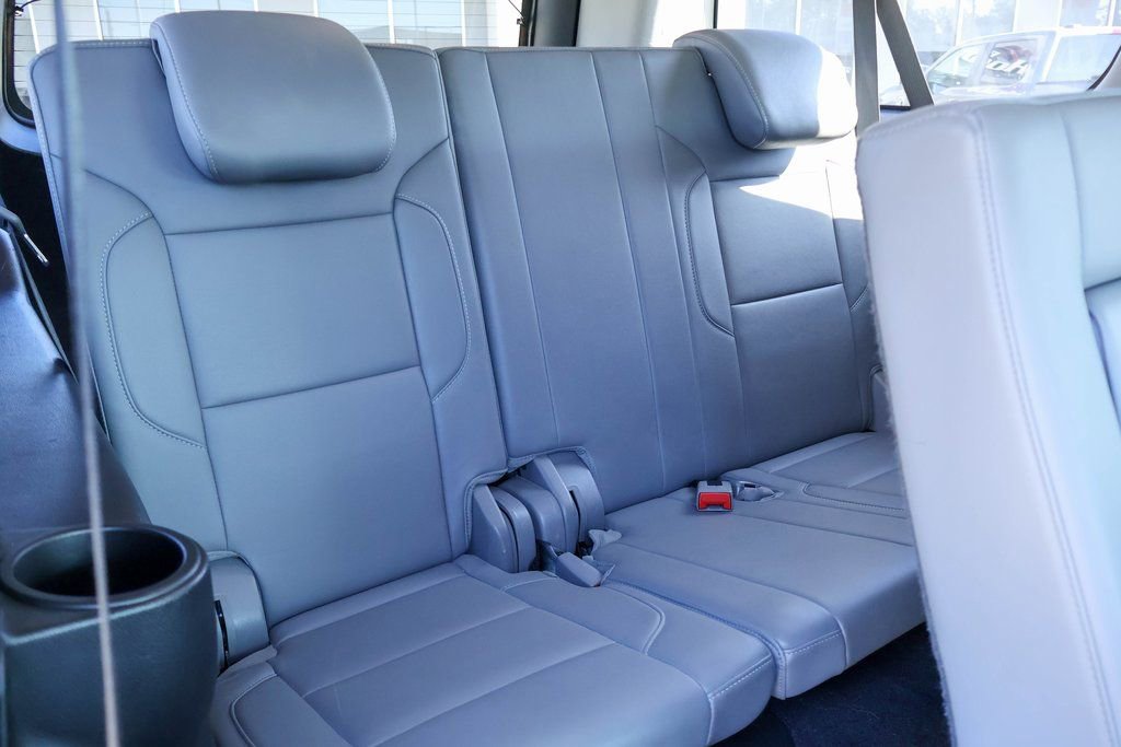 Used 2018 Chevrolet Suburban LT image 11