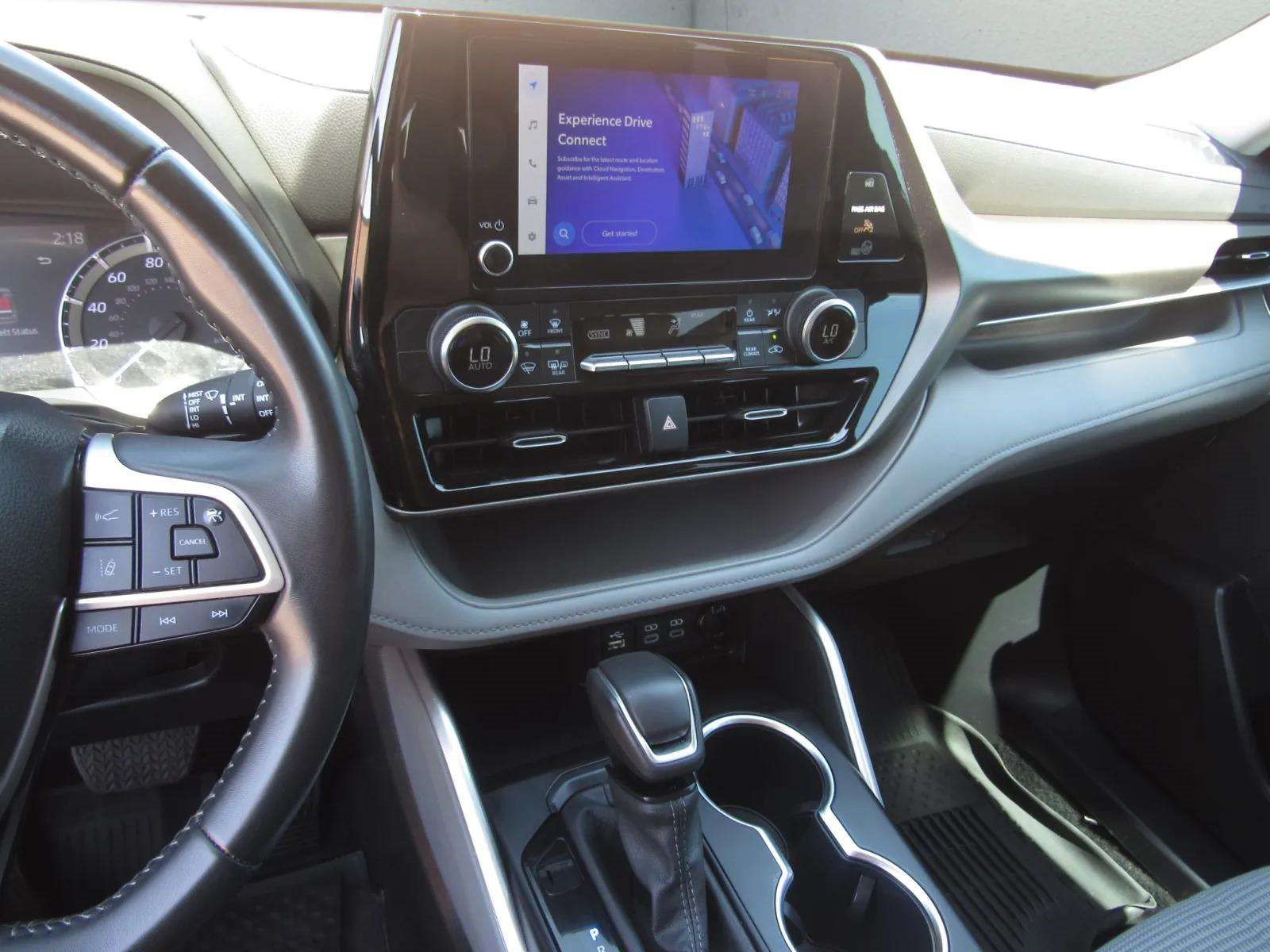Used 2023 Toyota Highlander LE FWD image 18
