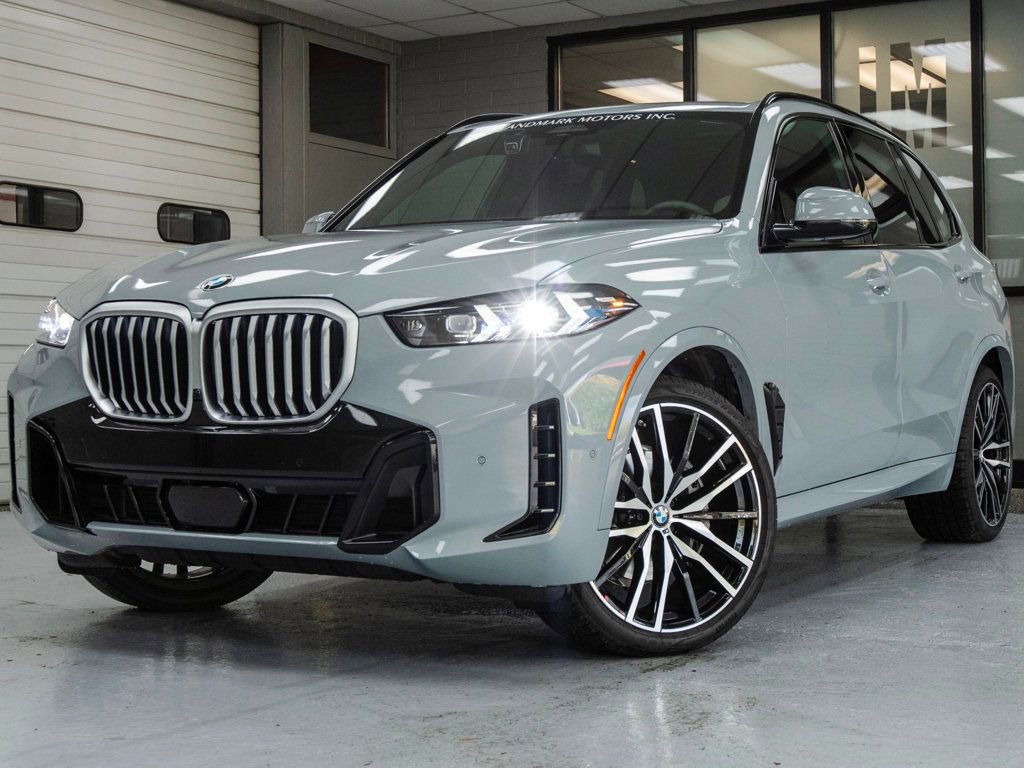 Used 2026 BMW X5 xDrive40i w/ M Sport Package image 2
