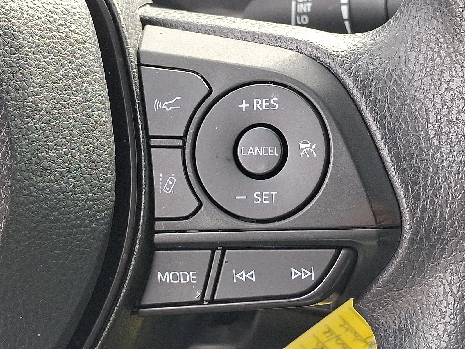 Used 2022 Toyota Corolla LE FWD image 22