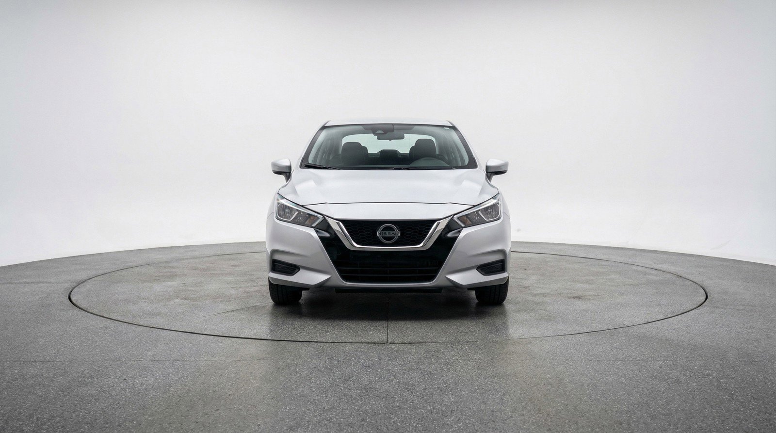 Used 2025 Nissan Versa SV image 2