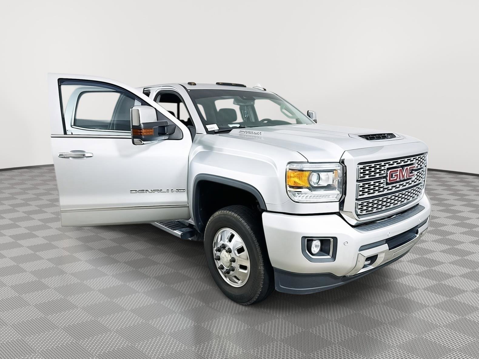 Used 2019 GMC Sierra 3500 Denali w/ Duramax Plus Package AWD/4WD image 25