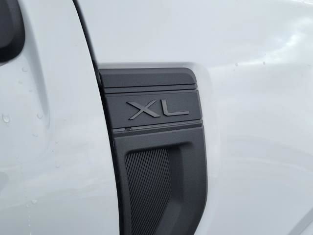 New 2025 Ford Maverick XL w/ Equipment Group 101A image 11