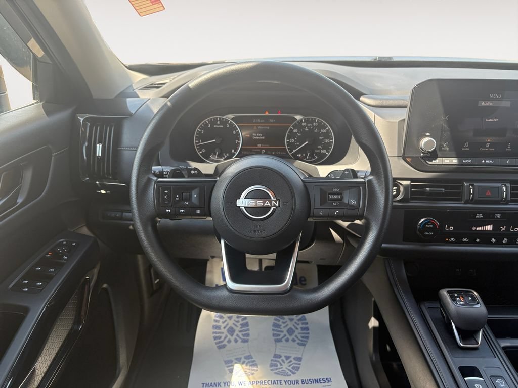 Used 2025 Nissan Pathfinder S FWD image 12