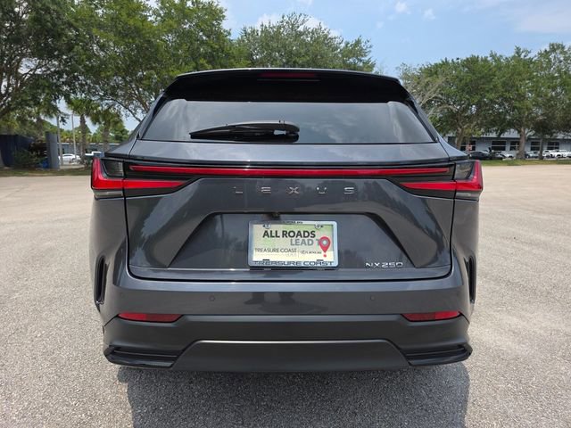 Used 2025 Lexus NX 250 FWD w/ Towing Package (2000 Lbs) image 4