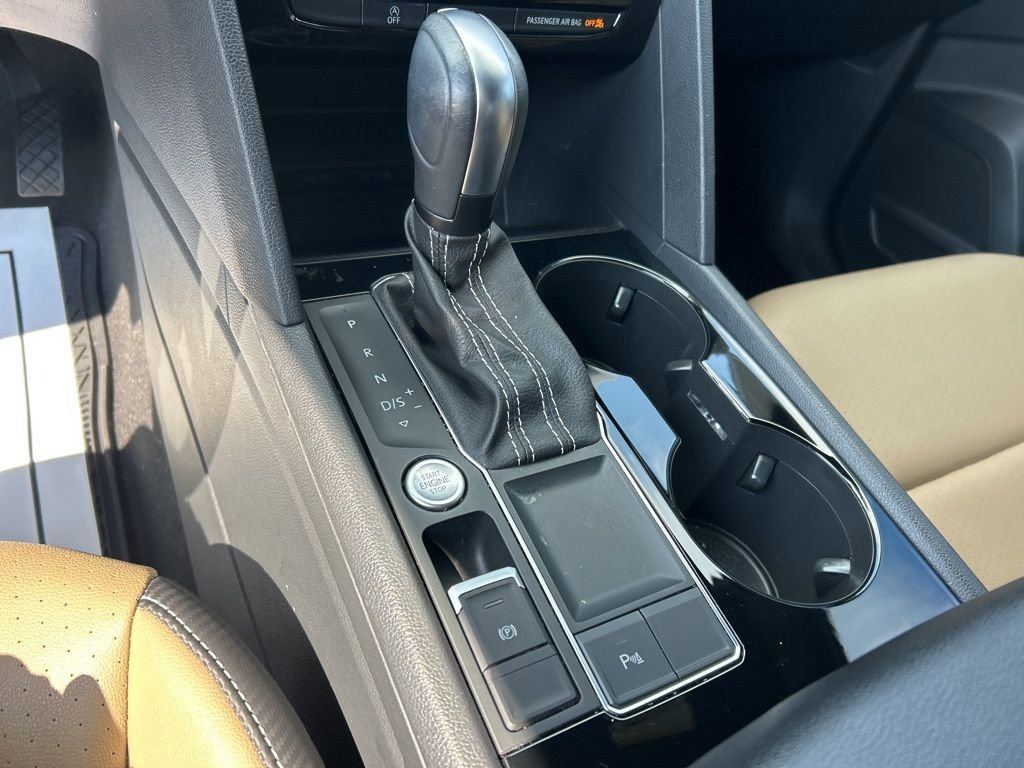 Used 2021 Volkswagen Atlas Cross Sport SEL image 11