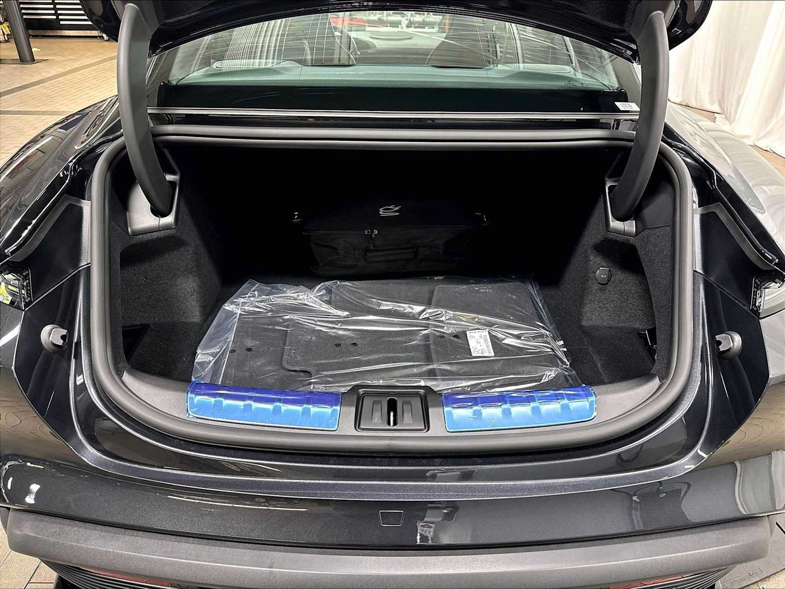 New 2026 Porsche Taycan 4S AWD/4WD image 37