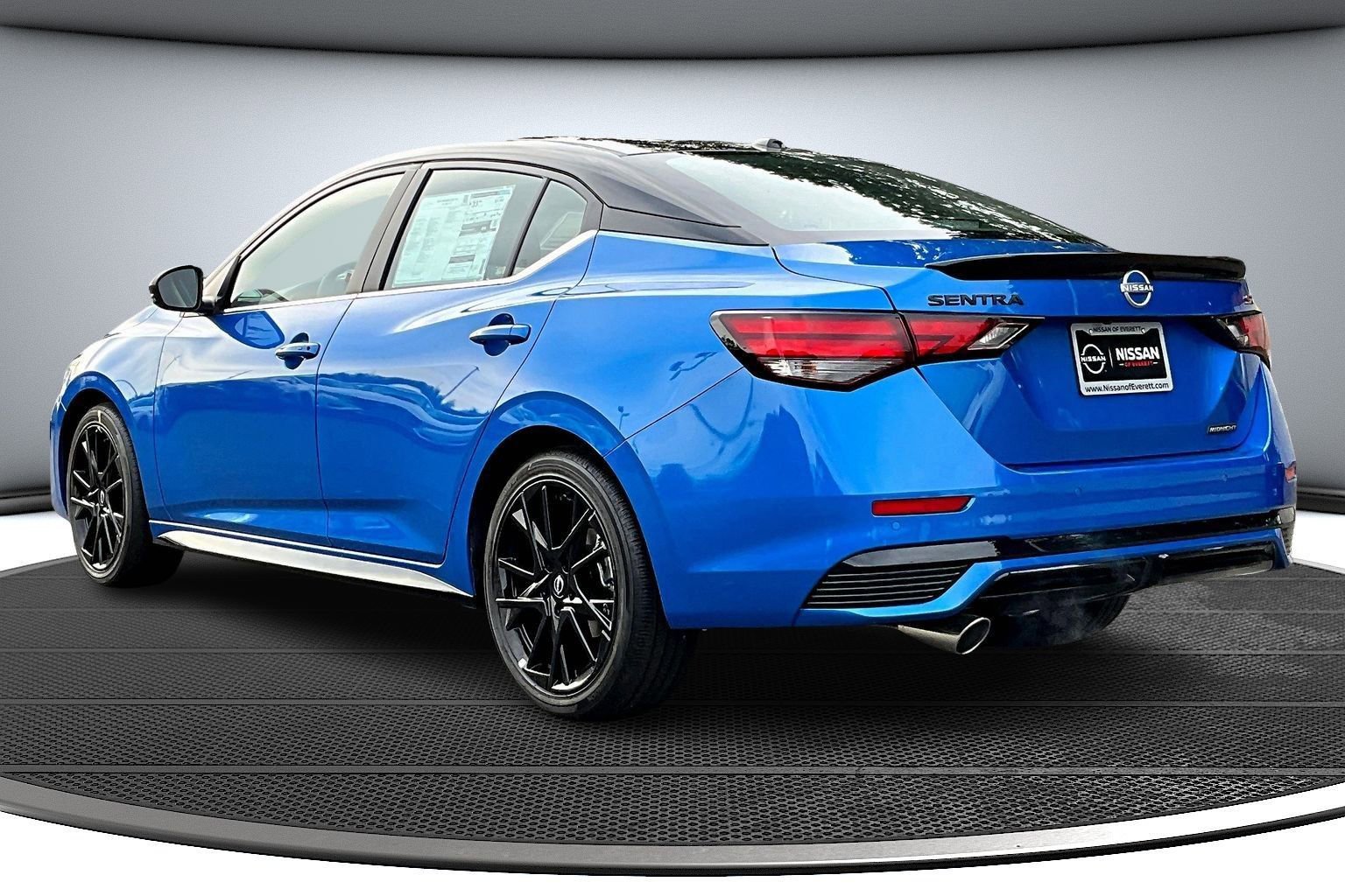 New 2025 Nissan Sentra SR w/ Midnight Edition image 3