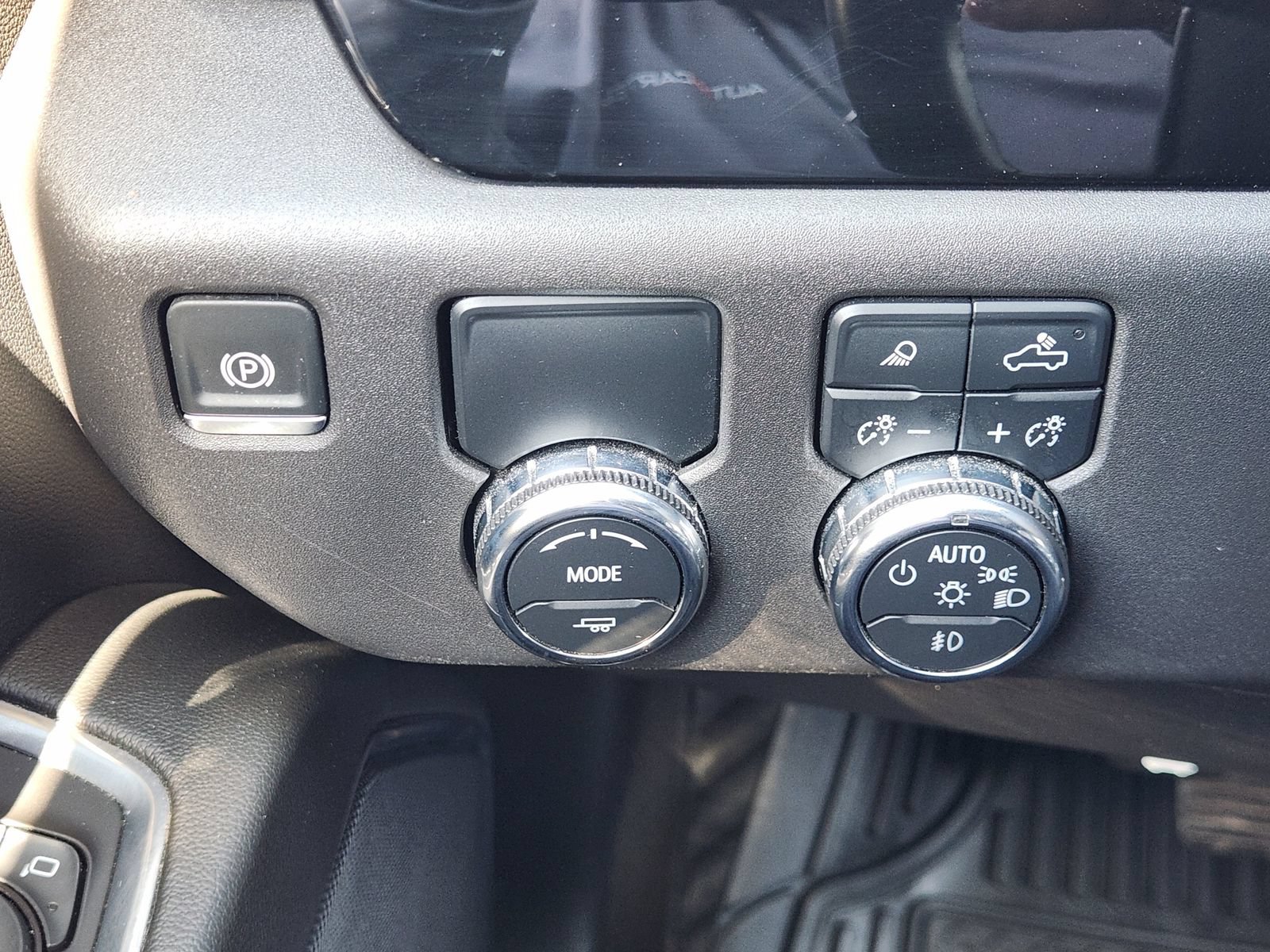 Used 2025 GMC Sierra 1500 SLT RWD image 27