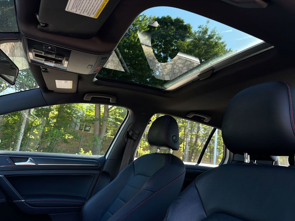 Used 2018 Volkswagen GTI SE w/ SE Leather Package FWD image 16