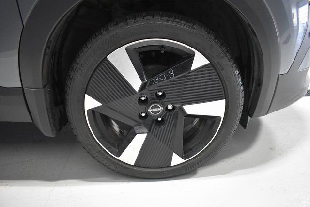 Certified 2025 Nissan Kicks SR image 10