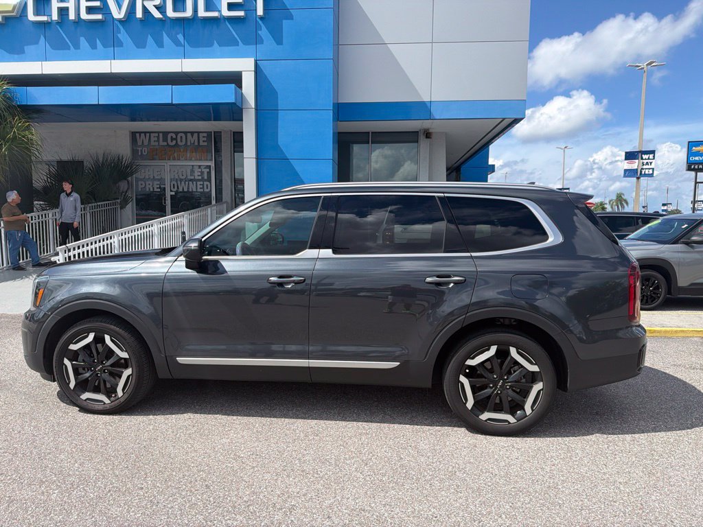 Used 2024 Kia Telluride S w/ S Sunroof Package FWD image 5