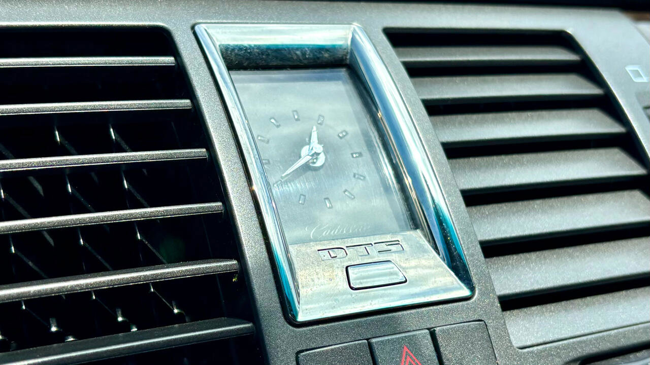 Used 2011 Cadillac DTS Hearse image 19