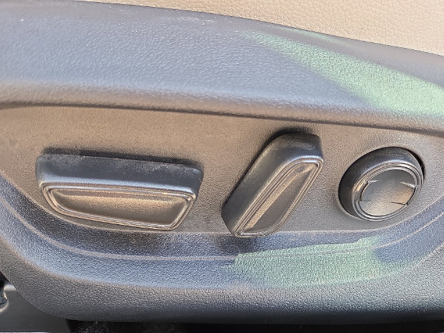 Used 2025 Toyota Camry XLE FWD image 18