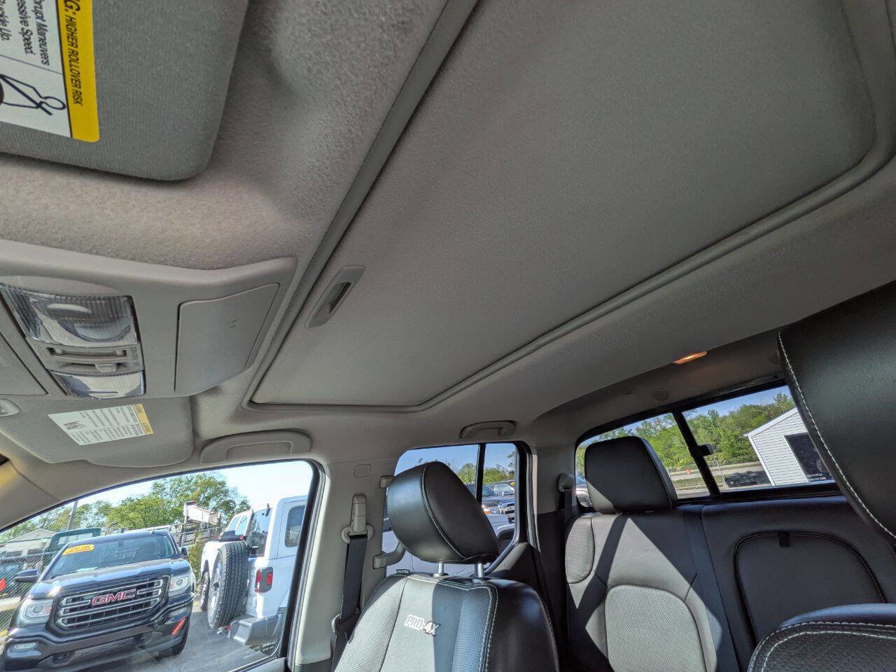 Used 2016 Nissan Frontier PRO-4X AWD/4WD image 17