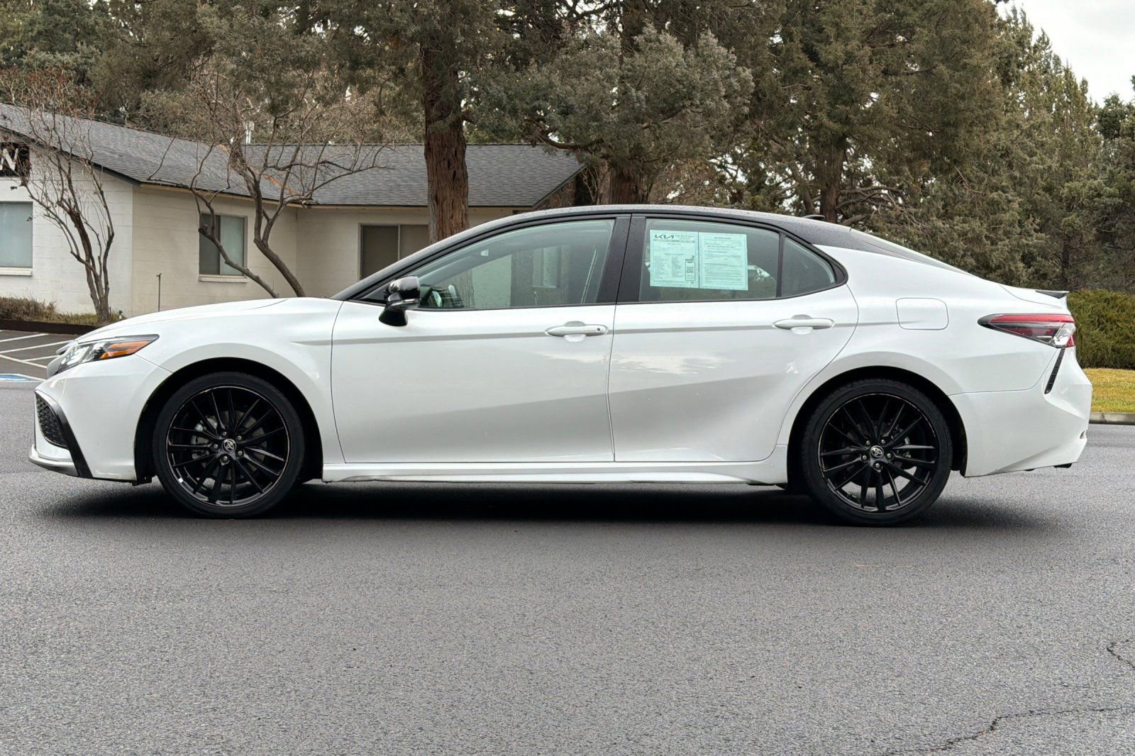 Used 2024 Toyota Camry XSE w/ Navigation Package image 7