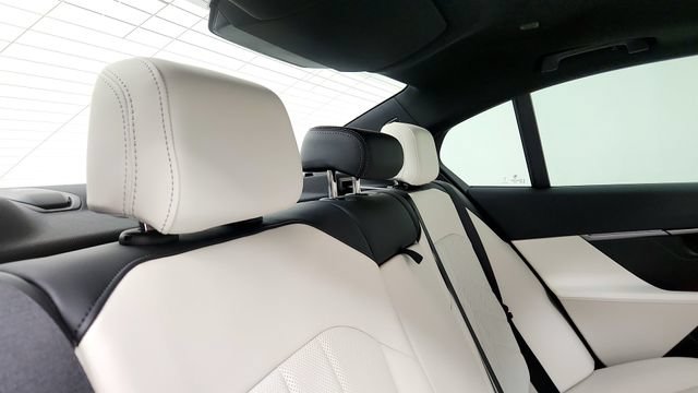 Used 2026 BMW 530i w/ M Sport Package RWD image 39