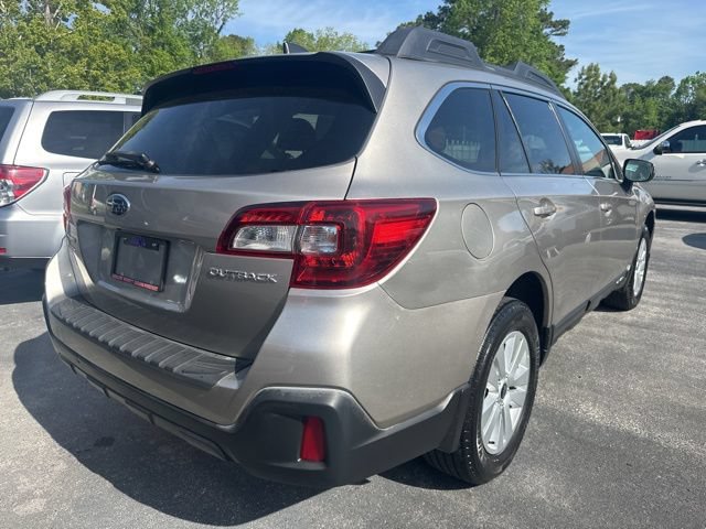 Used 2018 Subaru Outback 2.5i Premium AWD/4WD image 5