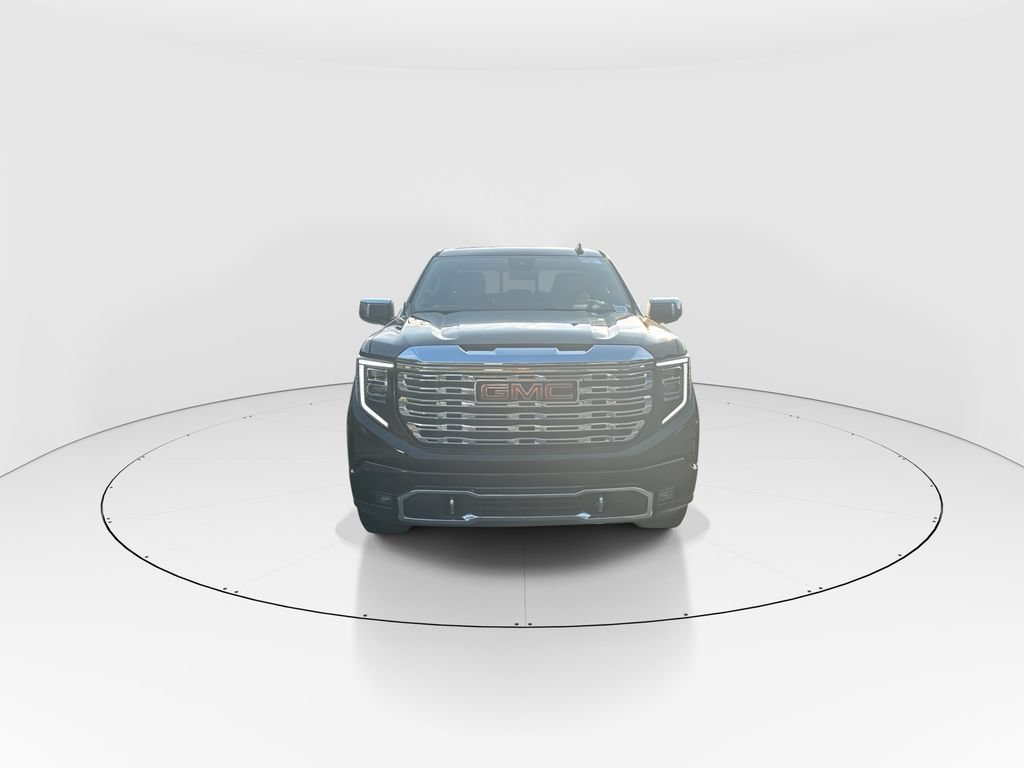 Used 2023 GMC Sierra 1500 Denali w/ Technology Package AWD/4WD image 3