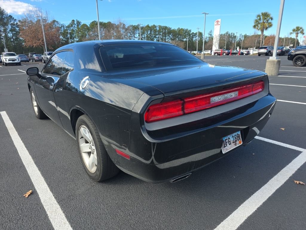 Used 2012 Dodge Challenger SXT image 5